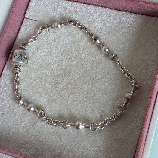 Pandora sterling silver station chain clasp bracelet size 19cm for the right size please check all the photos