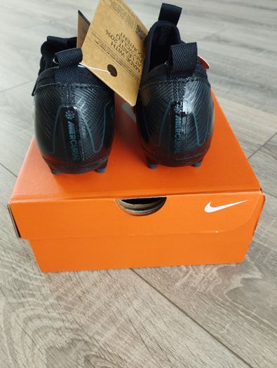 Nike Kids Football Boots UK Size 2