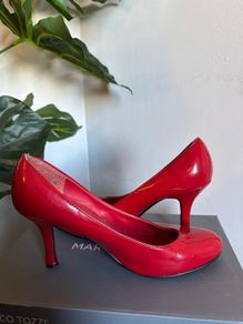 Red heels size 6