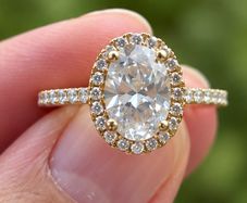 Diamond ring / Engagement ring