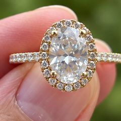 Diamond ring / Engagement ring