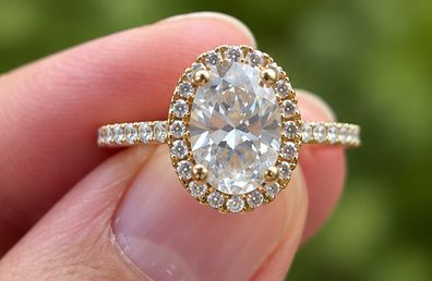 Diamond ring / Engagement ring