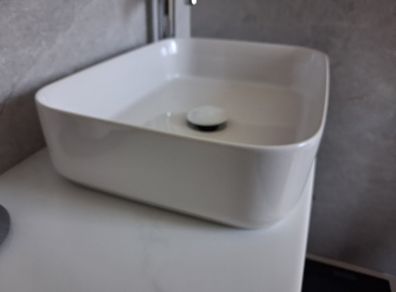 Bathroom sink
