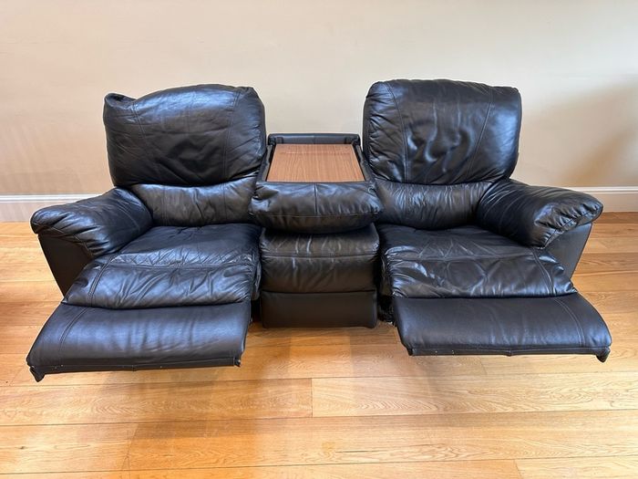 Black Leather Recliner Suite