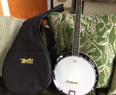 Adam black banjo - like new - comes with gig bag