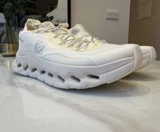 OnCloud Trainers | Size 41 or UK 7.5