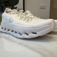 OnCloud Trainers | Size 41 or UK 7.5