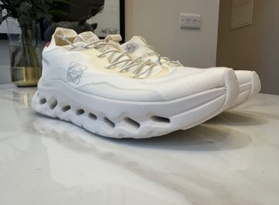 OnCloud Trainers | Size 41 or UK 7.5