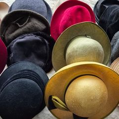 Ladies Hats x 25