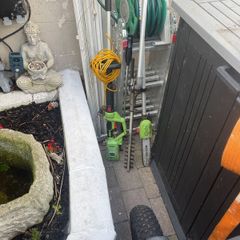 hedge cutters
