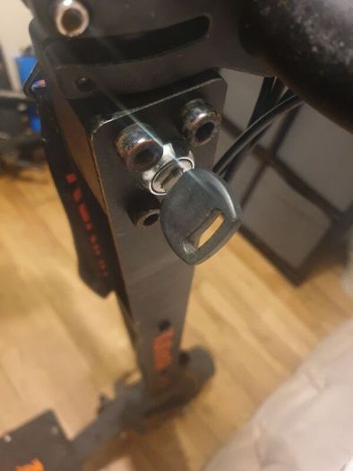 E Scooter Kukirin G4 2025 In Great Condition, Batttery,motor,brakes, Excellent. Will Sell Or Trade For Kukirin G2 Master. Needs Front End Bolt That Connects Front Bottom And To Steering Stem,very Minor Job.what You Got???