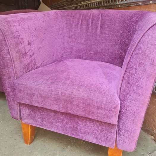2 x matching tub chairs