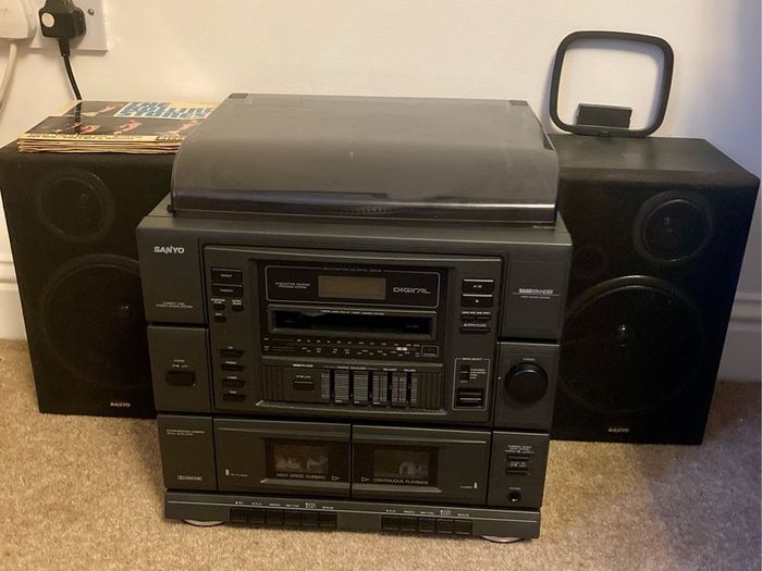 1990s Sanyo Stereo