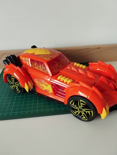 Transforming Dragon Flame Car monster moverz teamsterz
