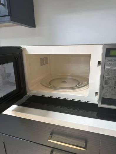 SHARP 900W Freestanding Stainless steel microwave