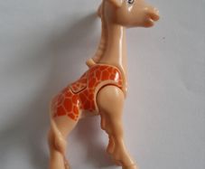 Kinder Giraffe