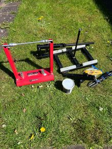 Motorbike tyre changer & balancer with accessories