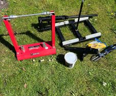 Motorbike tyre changer & balancer with accessories