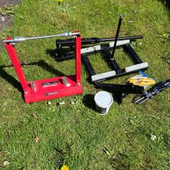 Motorbike tyre changer & balancer with accessories
