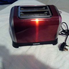 Red Manhattan 2 slice Toaster can deliver local