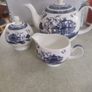 The Maureen O'Hara Willow Bone China Collection for Newbridge Silverware willow pattern tea set as new. Image 3