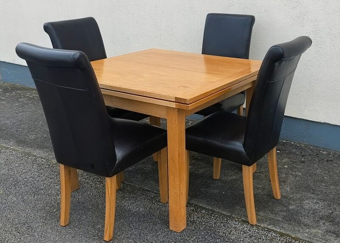 Oak Dining Table and 4 Chairs