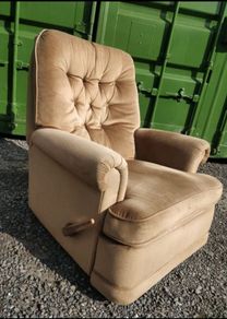 Vintage La-Z-Boy Style Manual Recliner  Ultimate Comfort