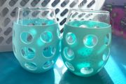 2 Stemless wine glasses