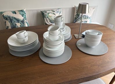DERMA Simplicity White Dinnerware Set  45 Pieces