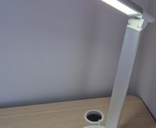 Adjustable desk lamp