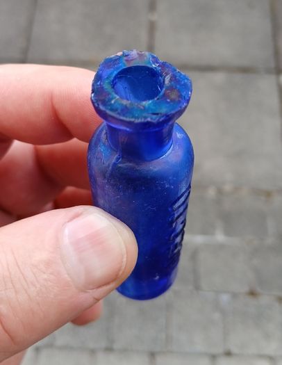 Lot of 5 vintage blue glass bottle