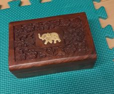 Trinket box inlaid elephant