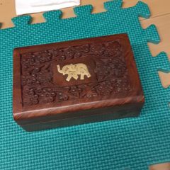 Trinket box inlaid elephant
