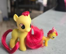 Baby Applebloom with Mini figure HTF MLP G4 My Little Pony 2011