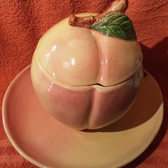 peach design plate and ice bucket