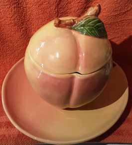 peach design plate and ice bucket