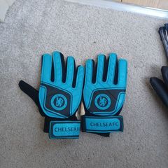 Chelsea goalie gloves