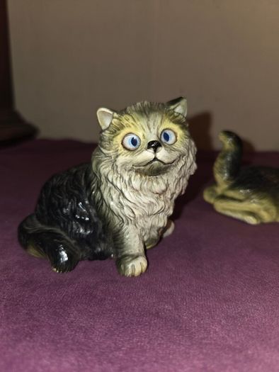 Pair of 1990s New-Ray Cats
