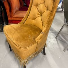 Mustard velvet accent chair vintage style 160 Euro