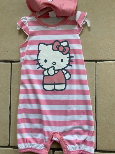 Hello Kitty Baby Outfit & Bib set