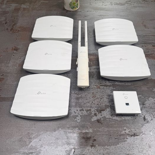 TP Link Omada Access points with switch and gateway