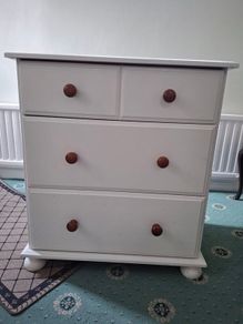 Chest of drawers