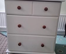 Chest of drawers