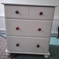 Chest of drawers
