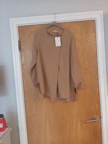 Glo - Story Long Sleeved Blouse.  S.M- 12