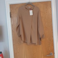 Glo - Story Long Sleeved Blouse.  S.M- 12