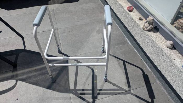 Free standing frame for toilet