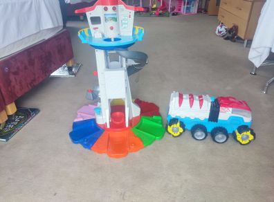 Paw patrol tower and truck