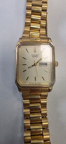 Vintage Citizen Quartz tank-style watch