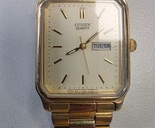 Vintage Citizen Quartz tank-style watch
